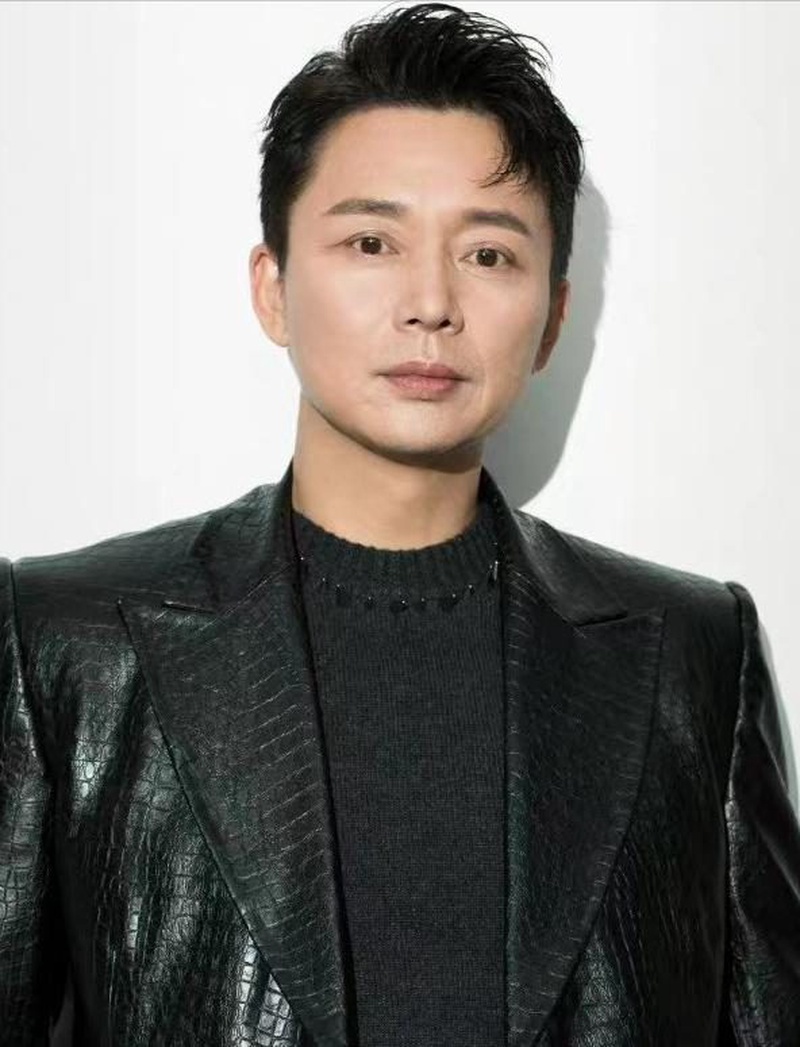 刘奕君机上遇粉丝观己剧 社恐发作装睡躲全程