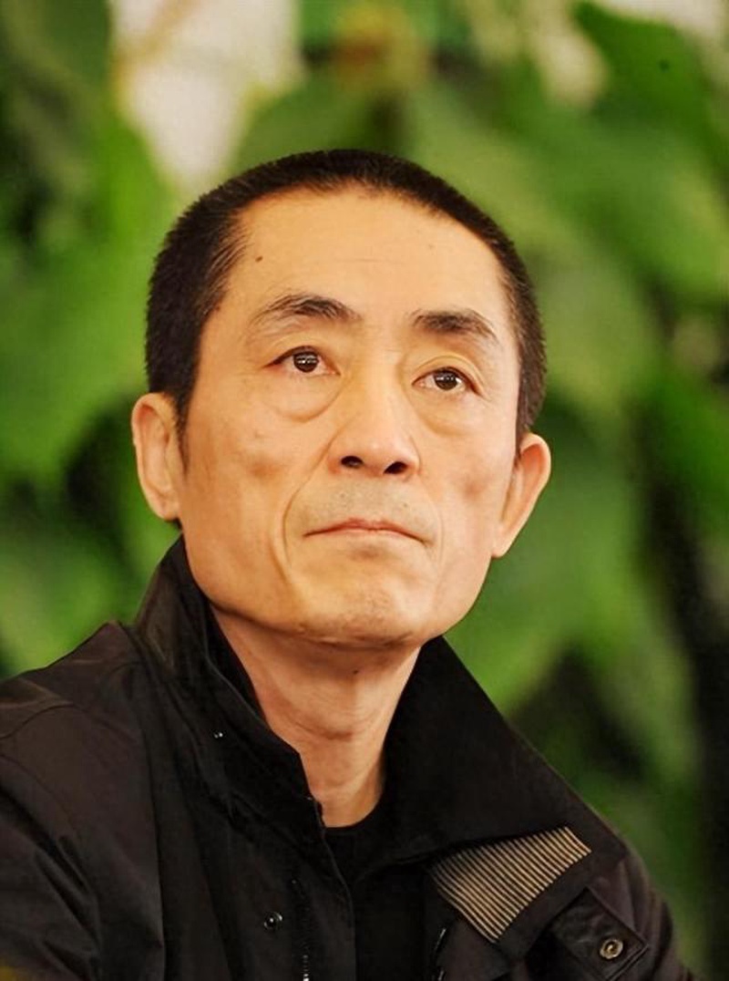 张艺谋飞耶鲁参加儿子毕业礼 陈婷全身行头被扒疑似六位数