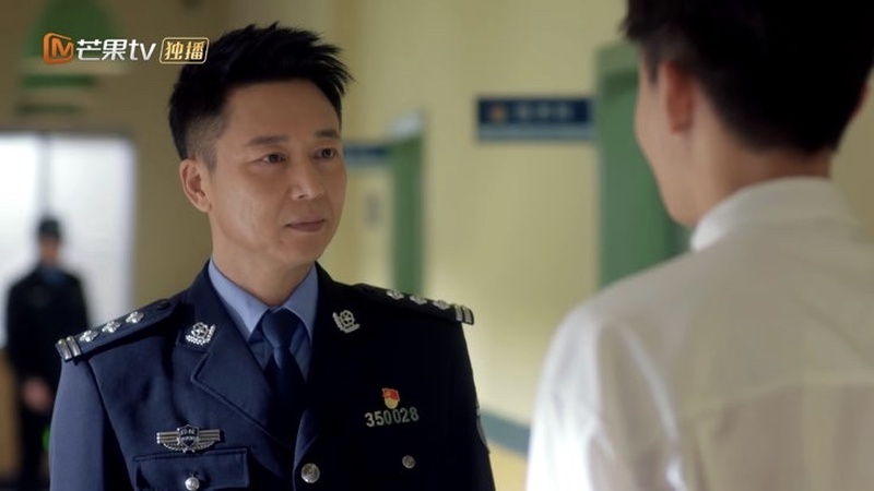 刘奕君机上遇粉丝观己剧 社恐发作装睡躲全程
