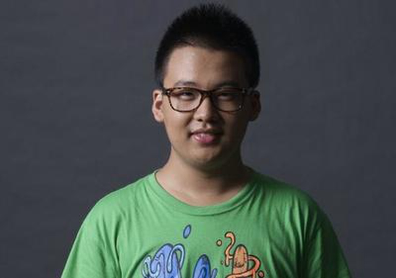 郭麒麟通宵聚餐被拍 天光时分现身早点铺狂炫包子引猜测